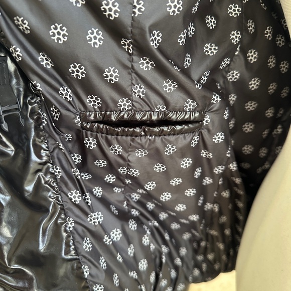 GORSKI Shiny Black Puffer Coat with Fur Trim - Picture 13 of 15